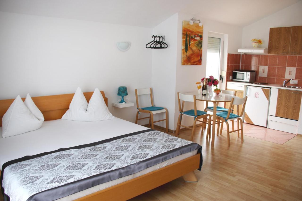 Apartments Gavric Trogir Bagian luar foto