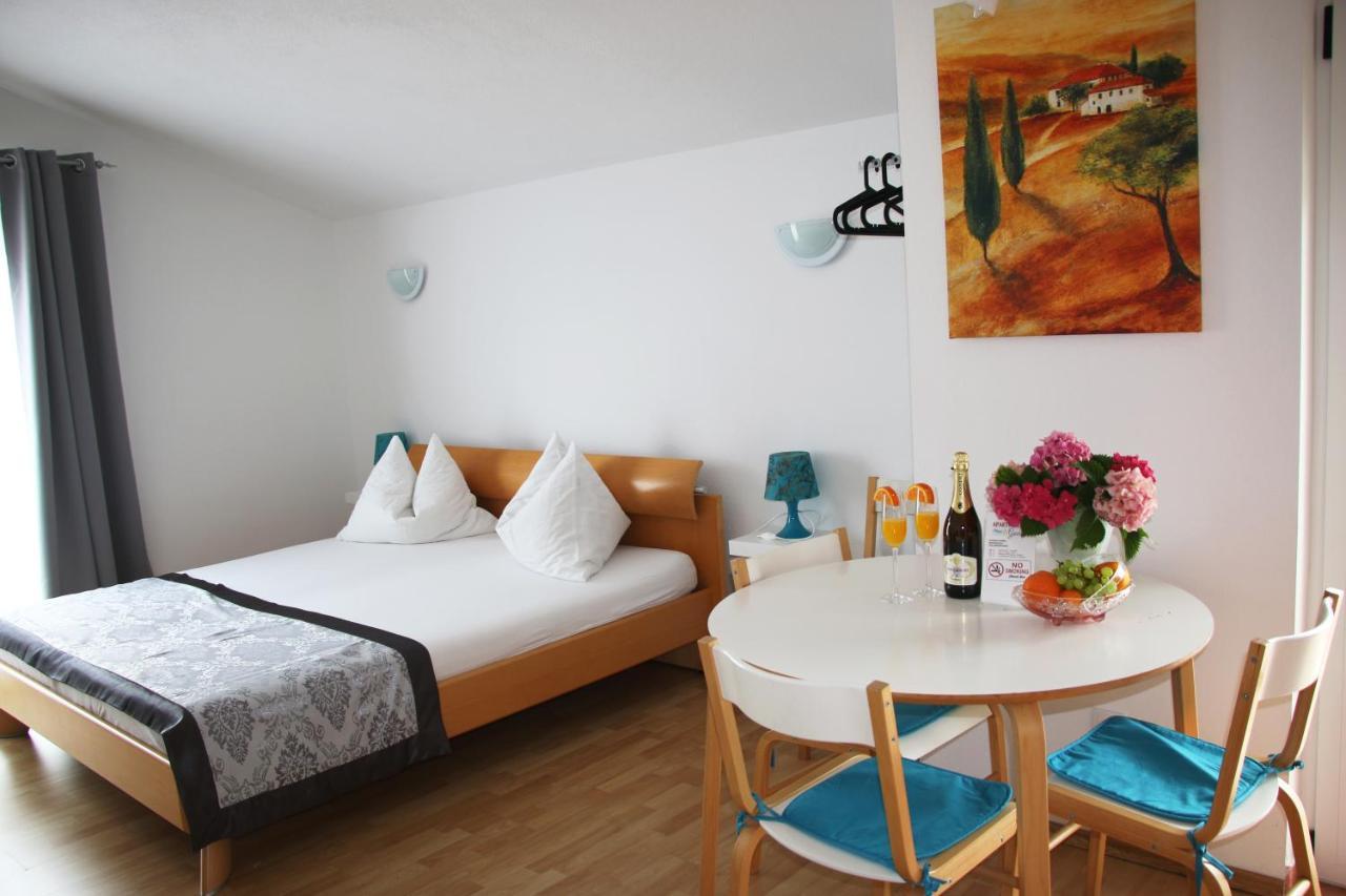 Apartments Gavric Trogir Bagian luar foto